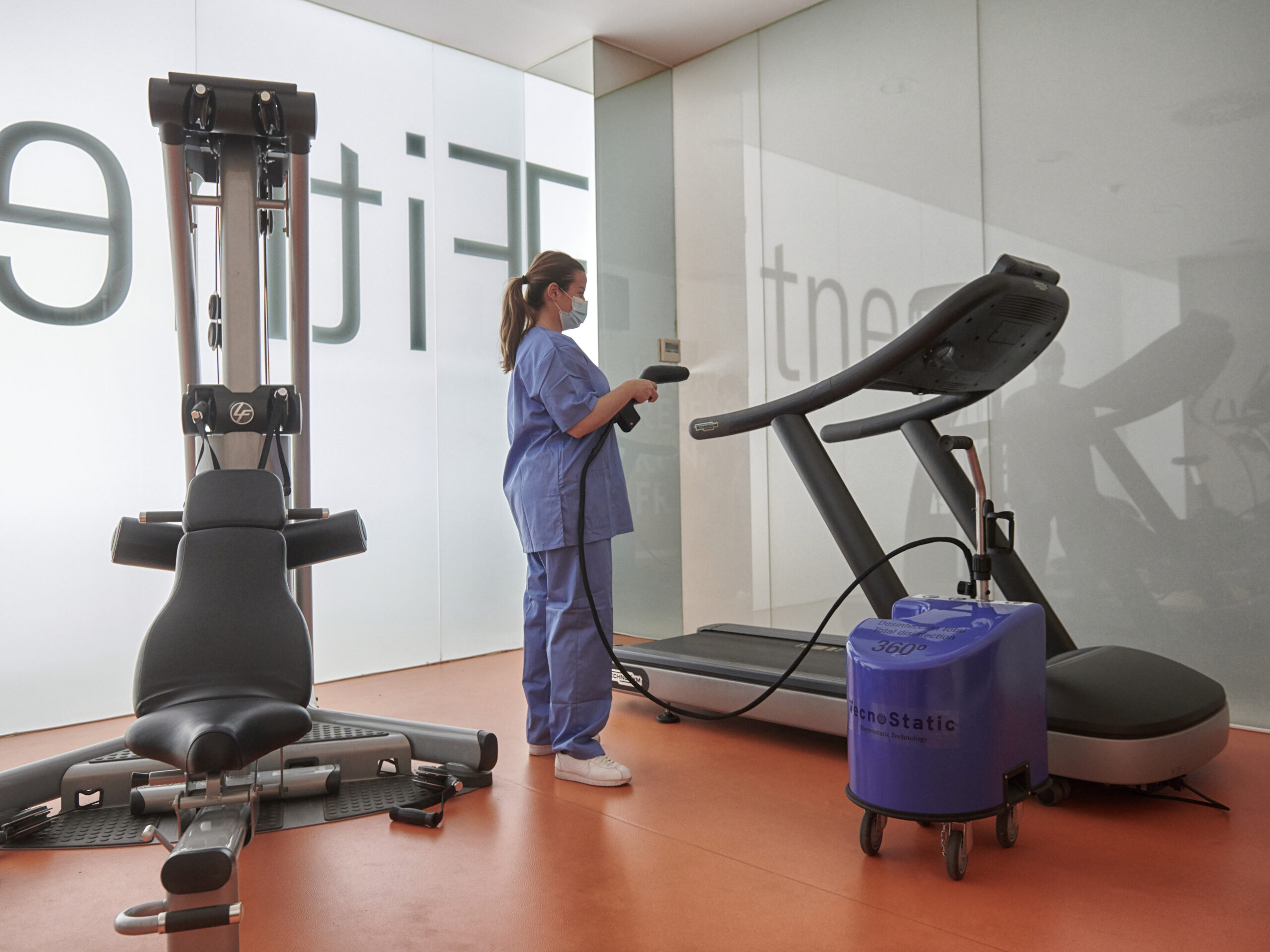 désinfection électrostatique dans les gyms